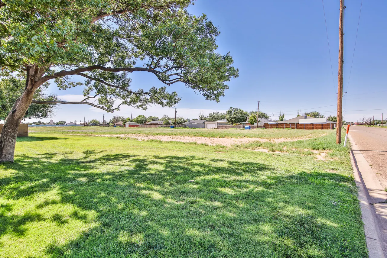Photo 34 — 400 N Sherman Avenue, Levelland, TX 79336