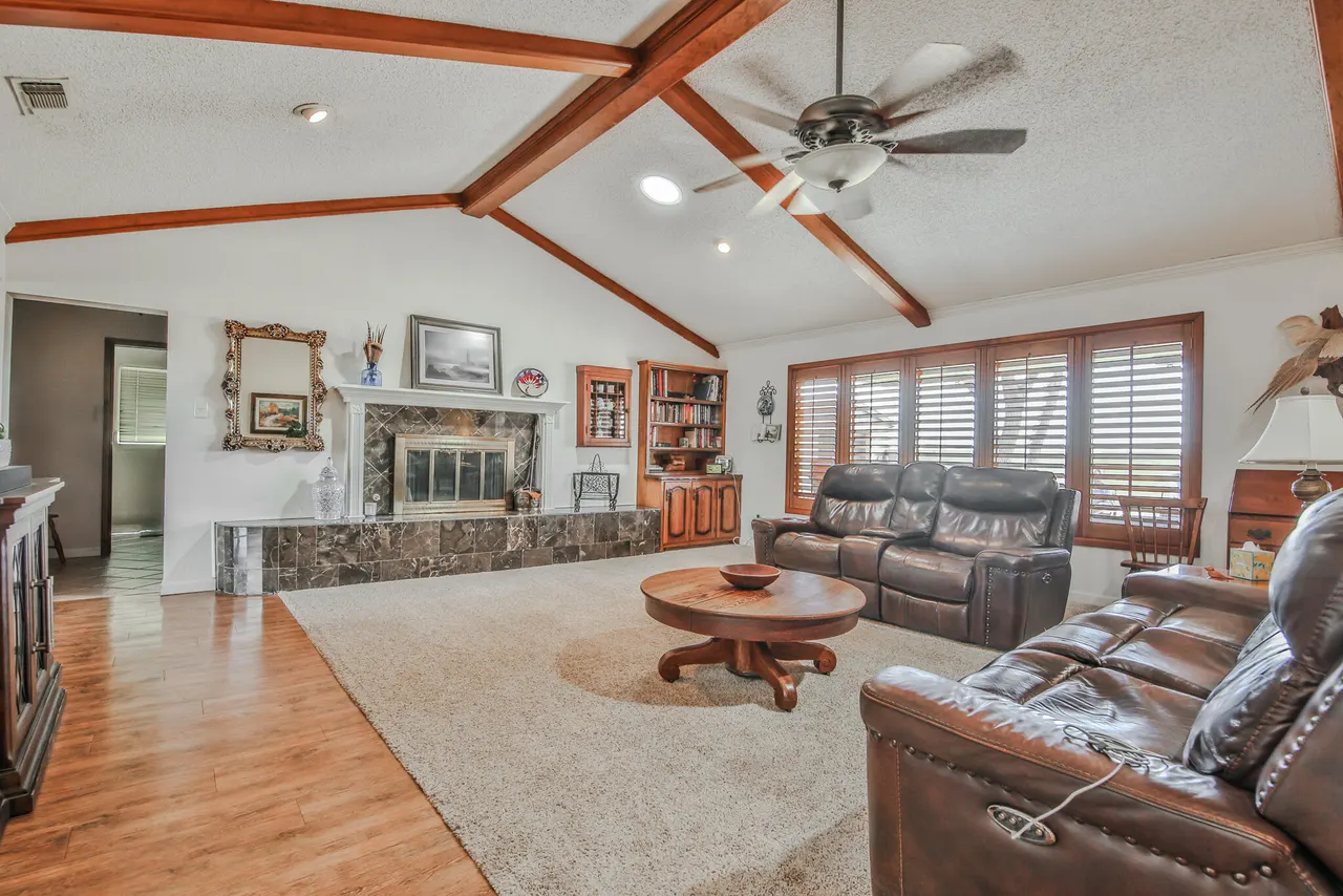 Photo 10 — 400 N Sherman Avenue, Levelland, TX 79336