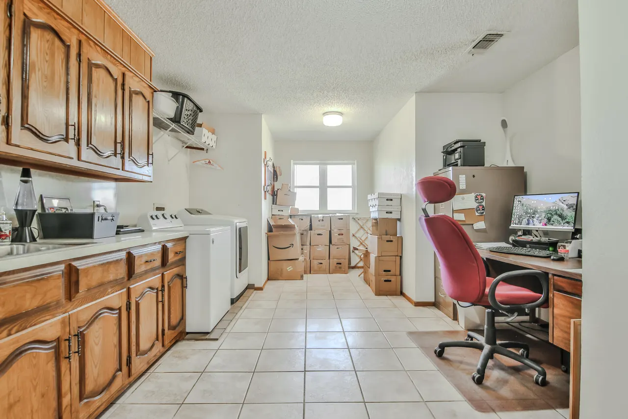 Photo 16 — 400 N Sherman Avenue, Levelland, TX 79336