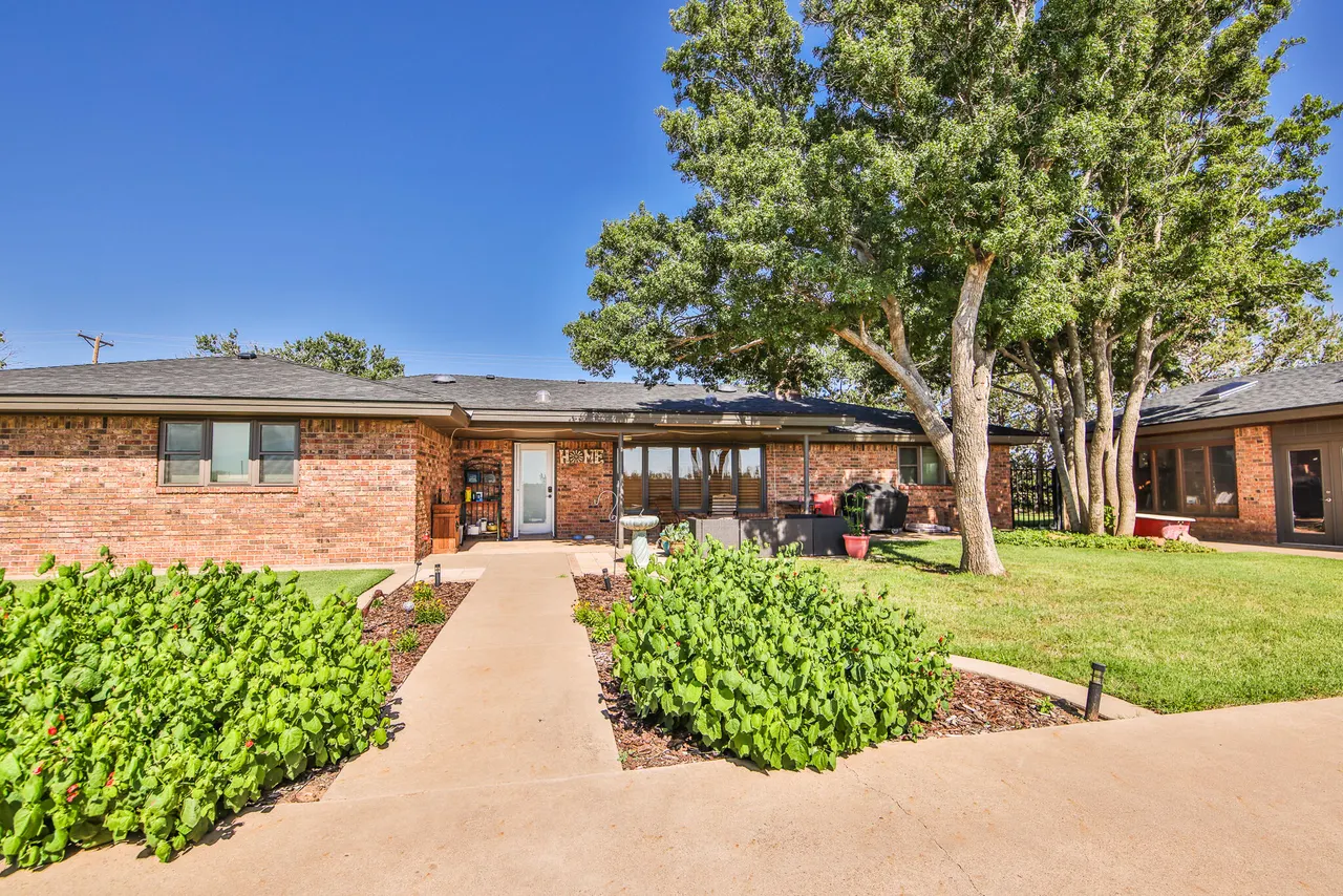 Photo 28 — 400 N Sherman Avenue, Levelland, TX 79336