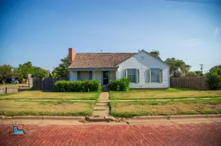 Sold home at 724 W Broadway Avenue