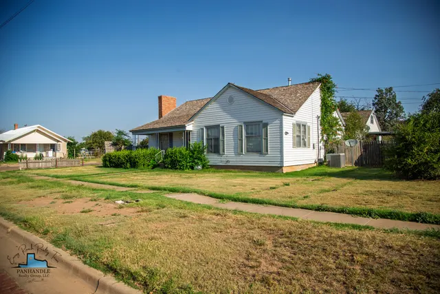 Photo 2 — 724 W Broadway Avenue, Tulia, TX 79088