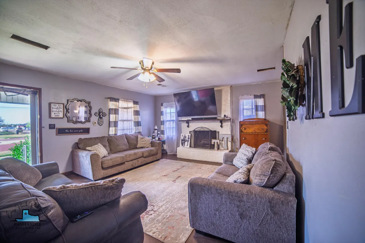 Photo 5 — 724 W Broadway Avenue, Tulia, TX 79088