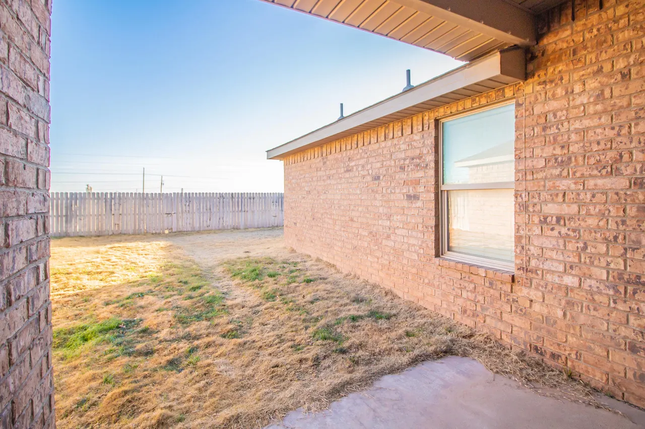 Photo 13 — 2615 113th Street, Lubbock, TX 79423