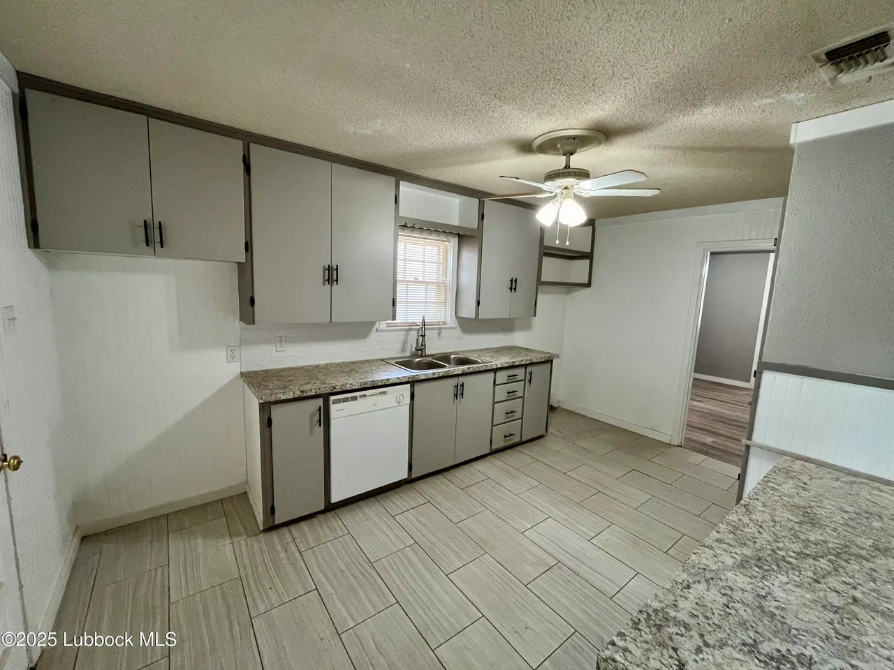 Photo 8 — 2401 33rd Street, Lubbock, TX 79411