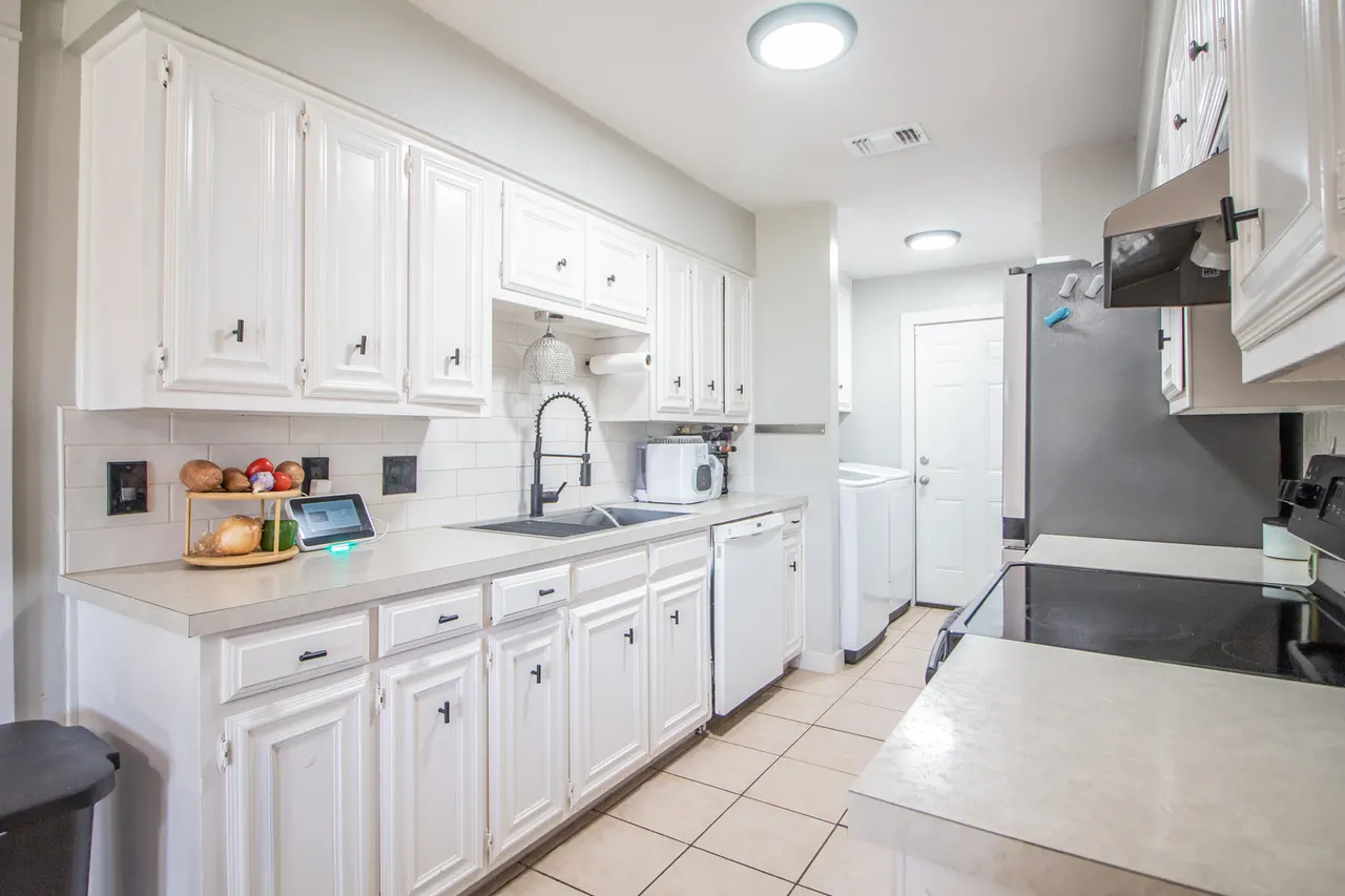 Photo 9 — 2701 Mesa Drive, Plainview, TX 79072