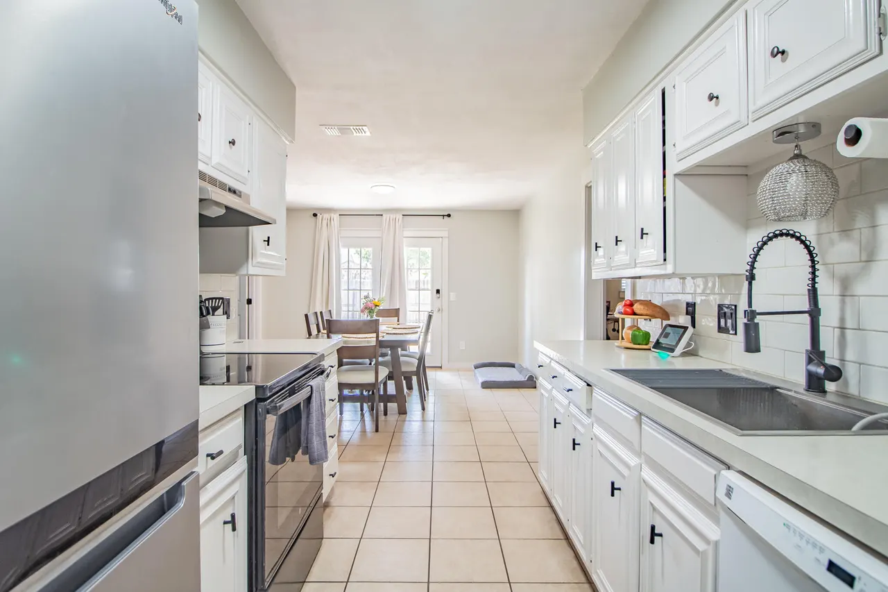 Photo 10 — 2701 Mesa Drive, Plainview, TX 79072