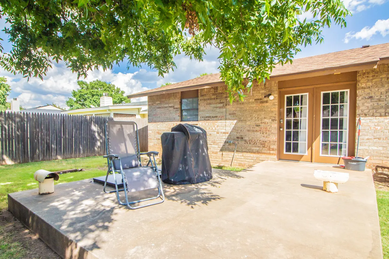Photo 19 — 2701 Mesa Drive, Plainview, TX 79072