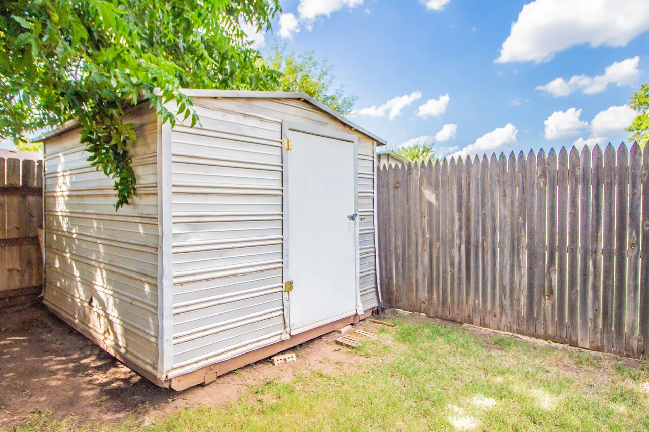 Photo 21 — 2701 Mesa Drive, Plainview, TX 79072