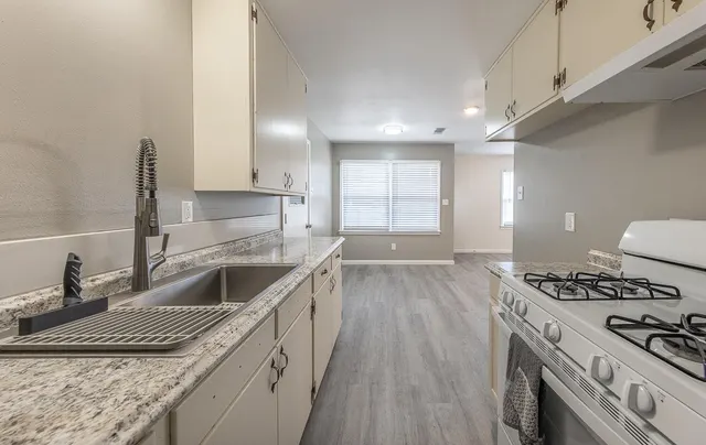 Photo 3 — 2804 E 30th Street, Lubbock, TX 79404