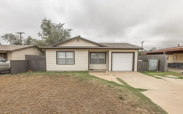Front exterior — 2804 E 30th Street, Lubbock, TX 79404