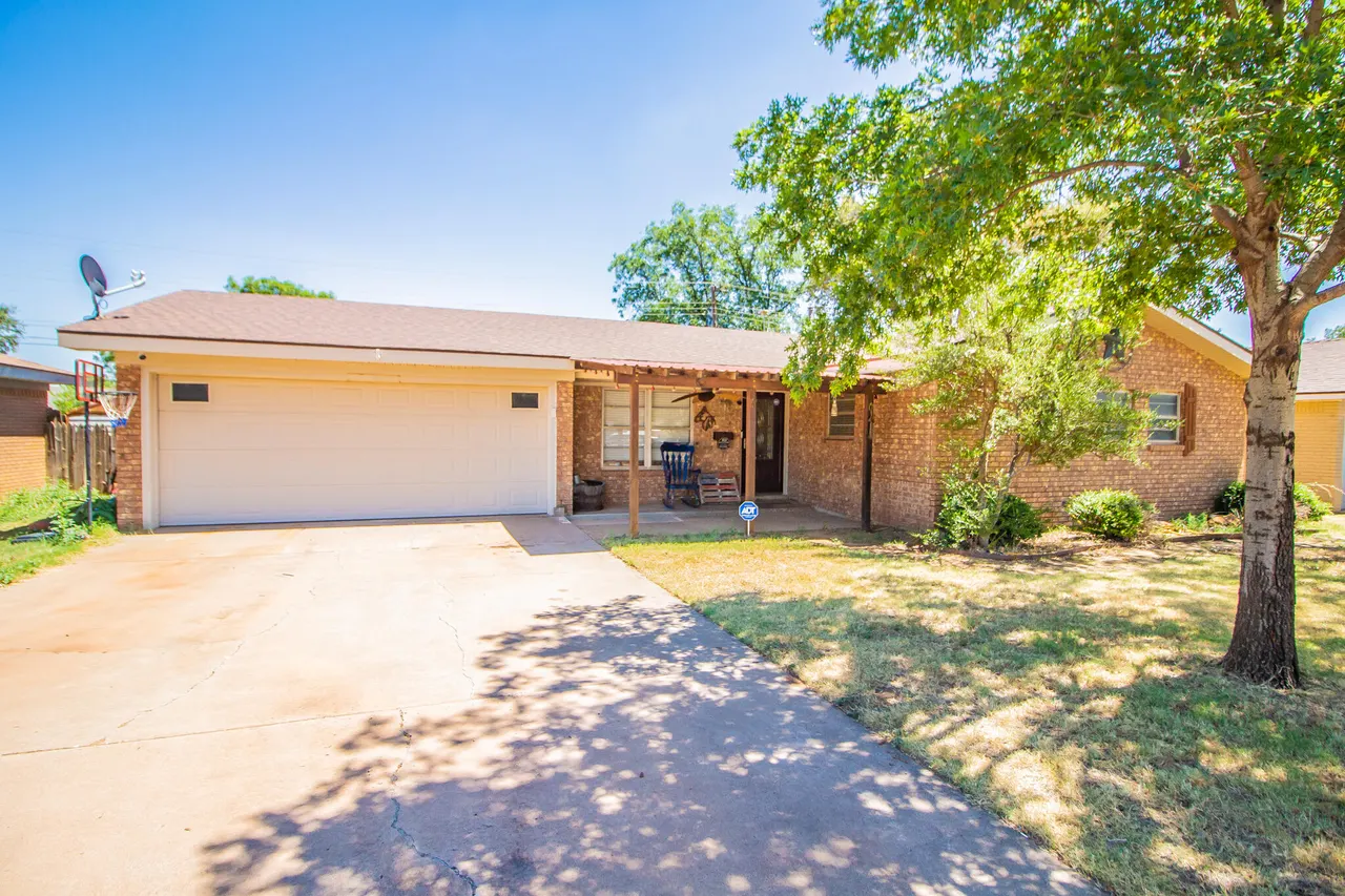 Photo 3 — 1206 S Pecos Drive, Brownfield, TX 79316