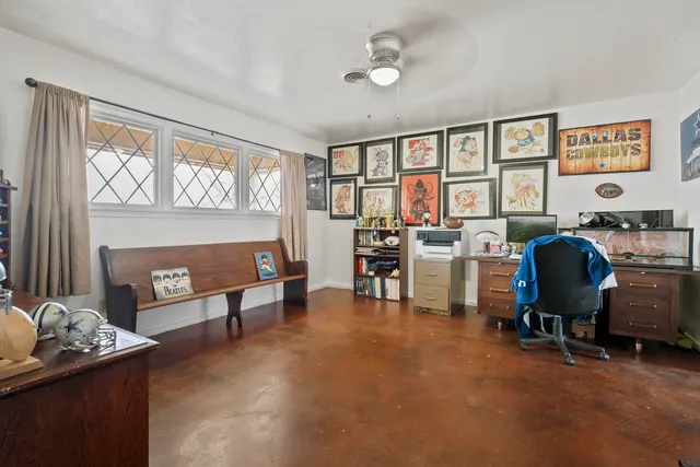 Photo 4 — 1901 55th Street, Lubbock, TX 79412