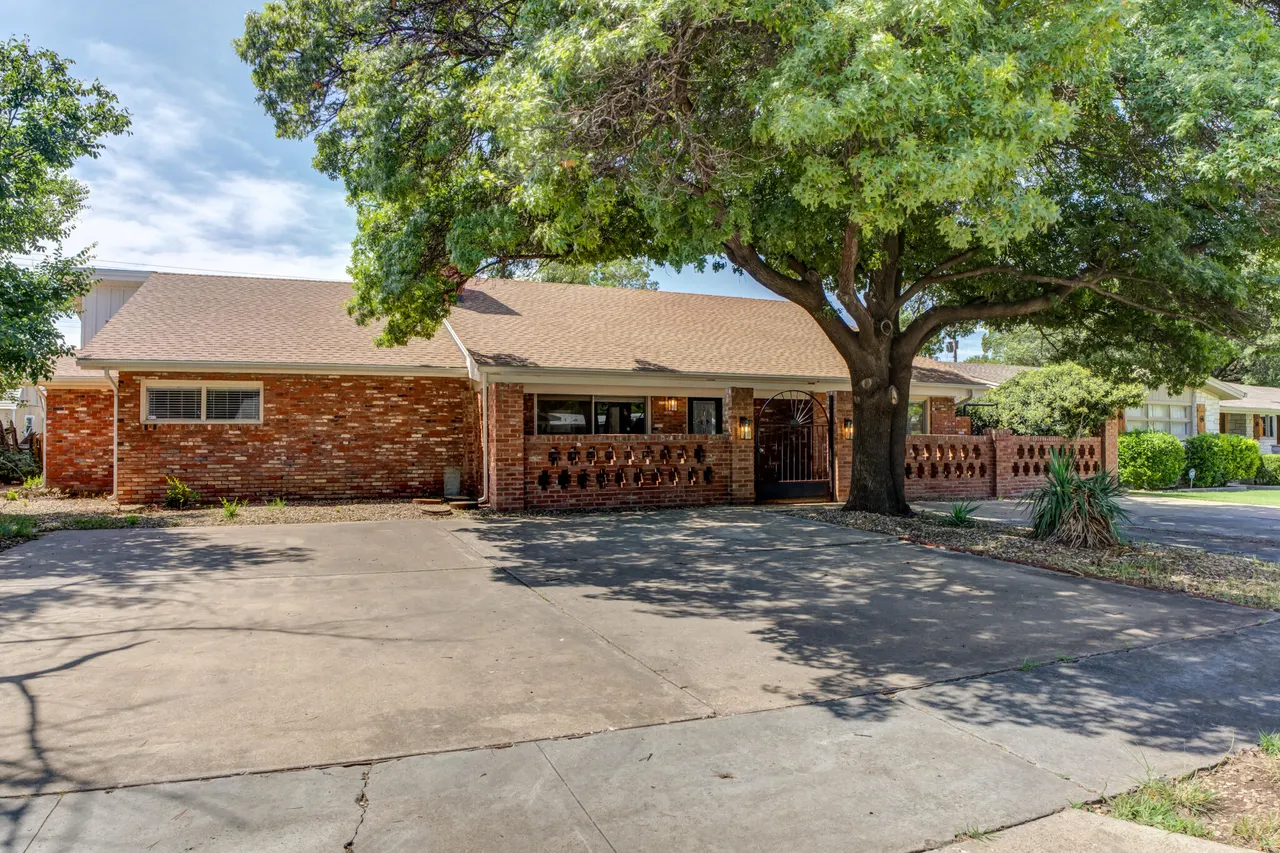 Photo 3 — 3803 27th Street, Lubbock, TX 79410
