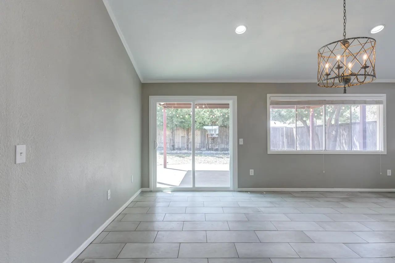 Photo 14 — 3803 27th Street, Lubbock, TX 79410