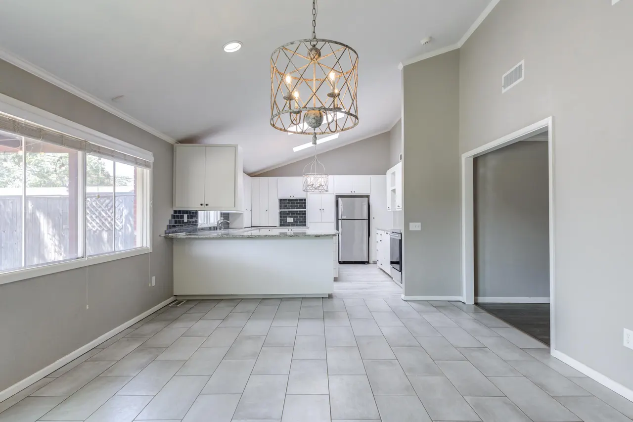 Photo 16 — 3803 27th Street, Lubbock, TX 79410