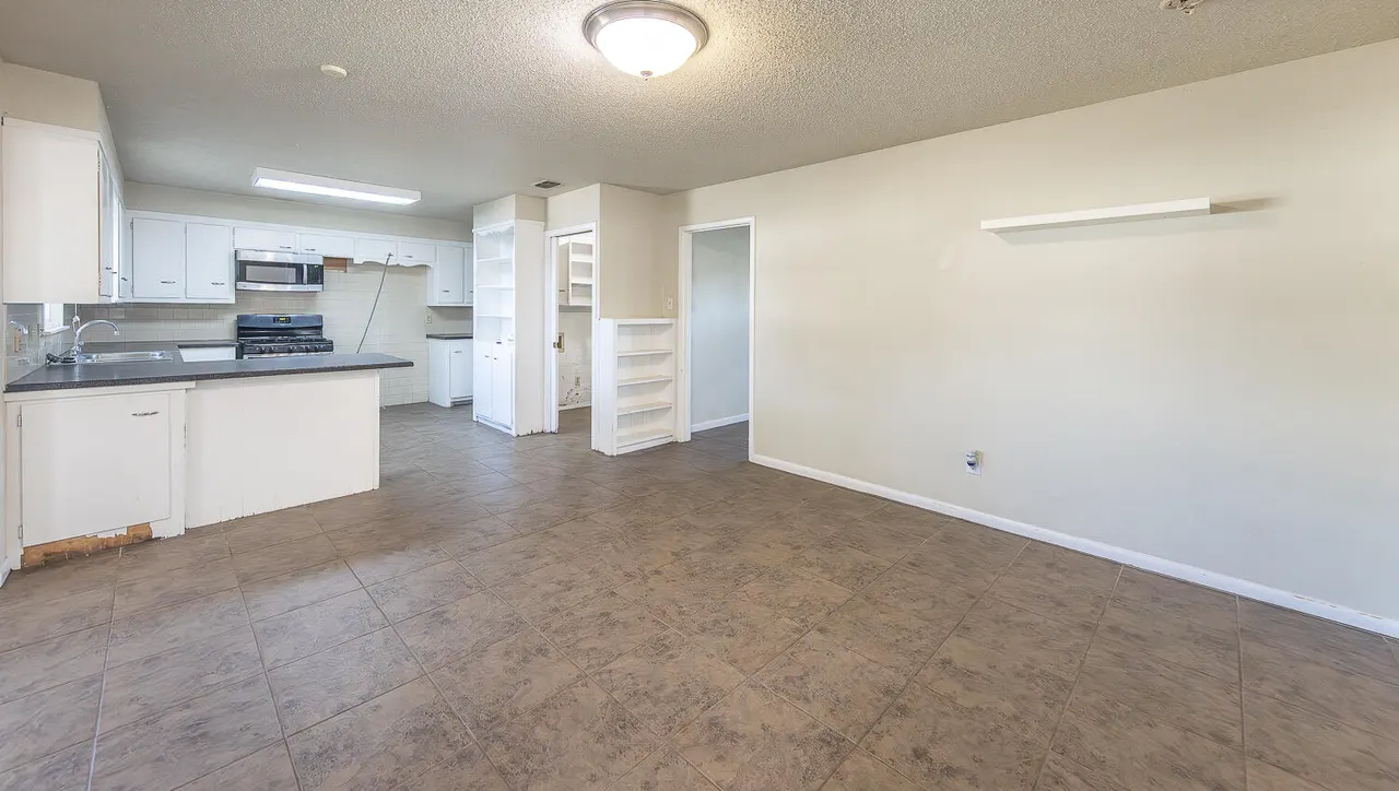 Photo 4 — 5017 46th Street, Lubbock, TX 79414