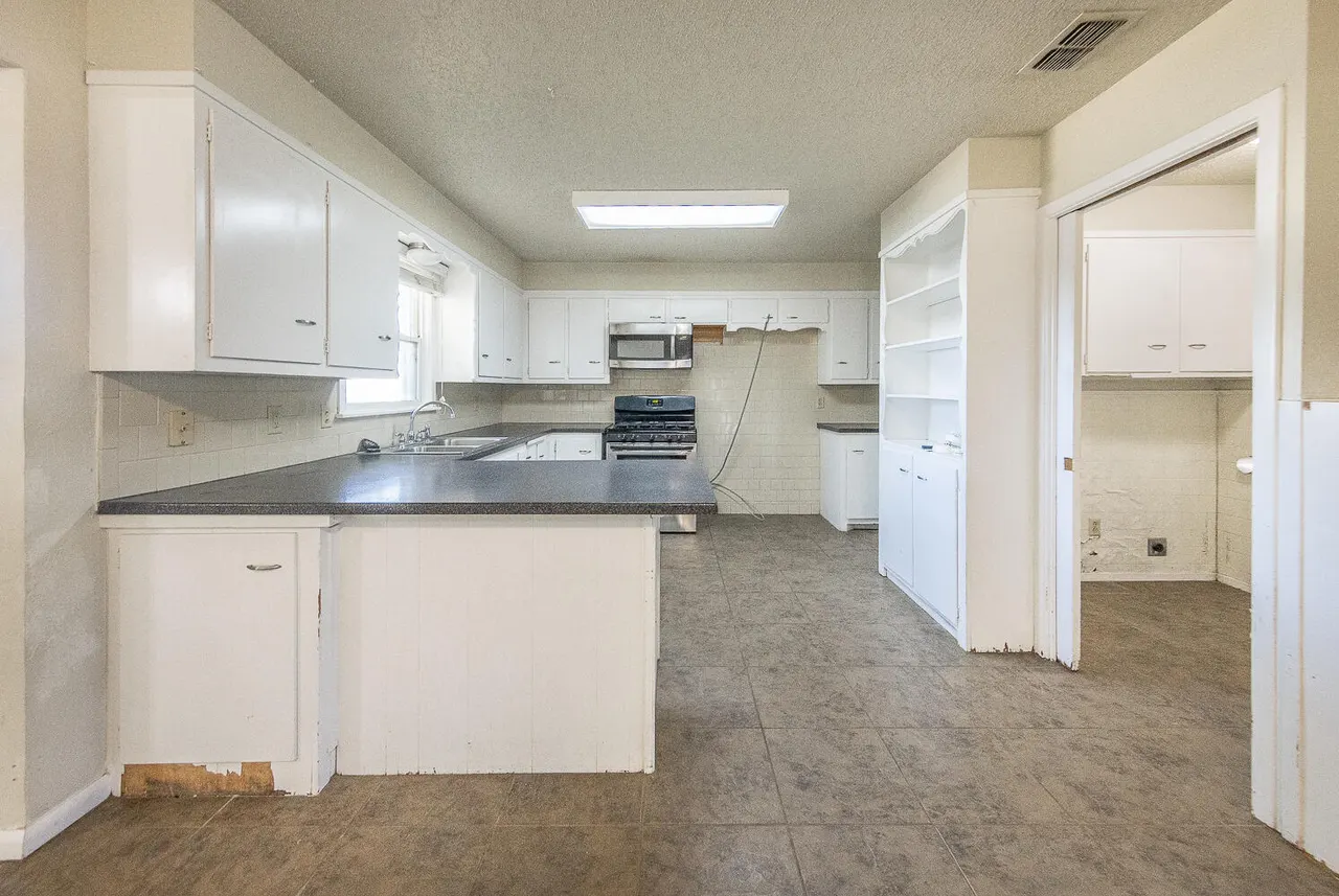 Photo 3 — 5017 46th Street, Lubbock, TX 79414