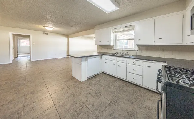 Photo 8 — 5017 46th Street, Lubbock, TX 79414