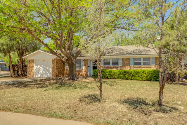Photo 3 — 2620 48th Street, Lubbock, TX 79413