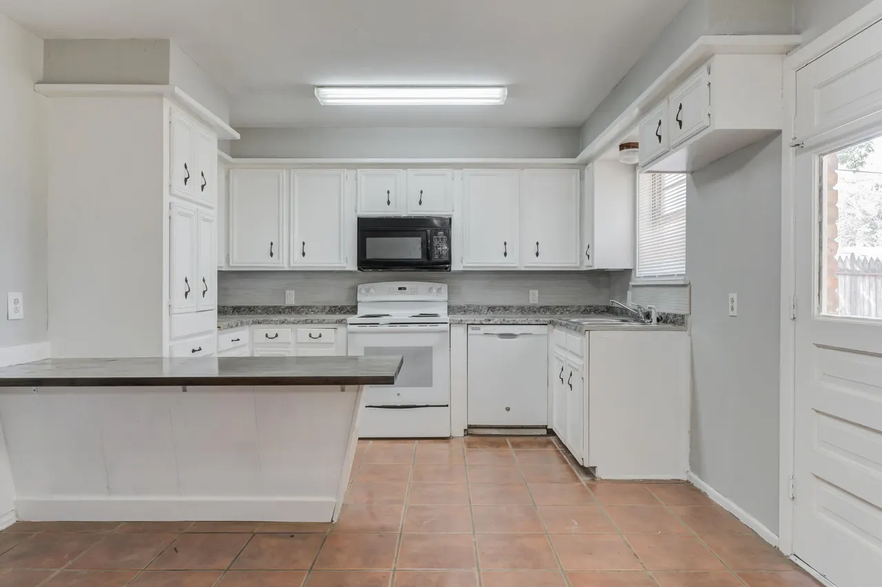 Photo 8 — 2620 48th Street, Lubbock, TX 79413