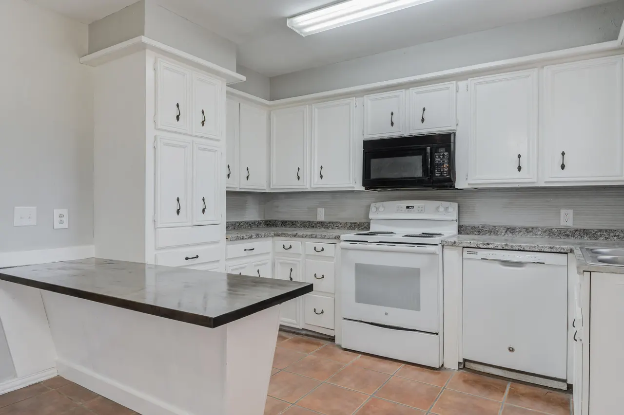 Photo 10 — 2620 48th Street, Lubbock, TX 79413