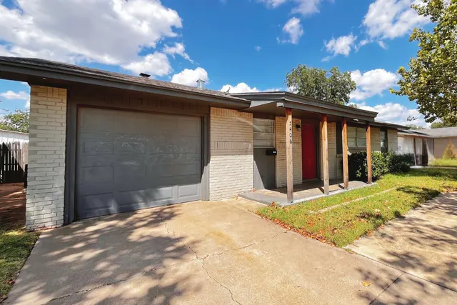 Photo 3 — 5406 49th Street, Lubbock, TX 79414