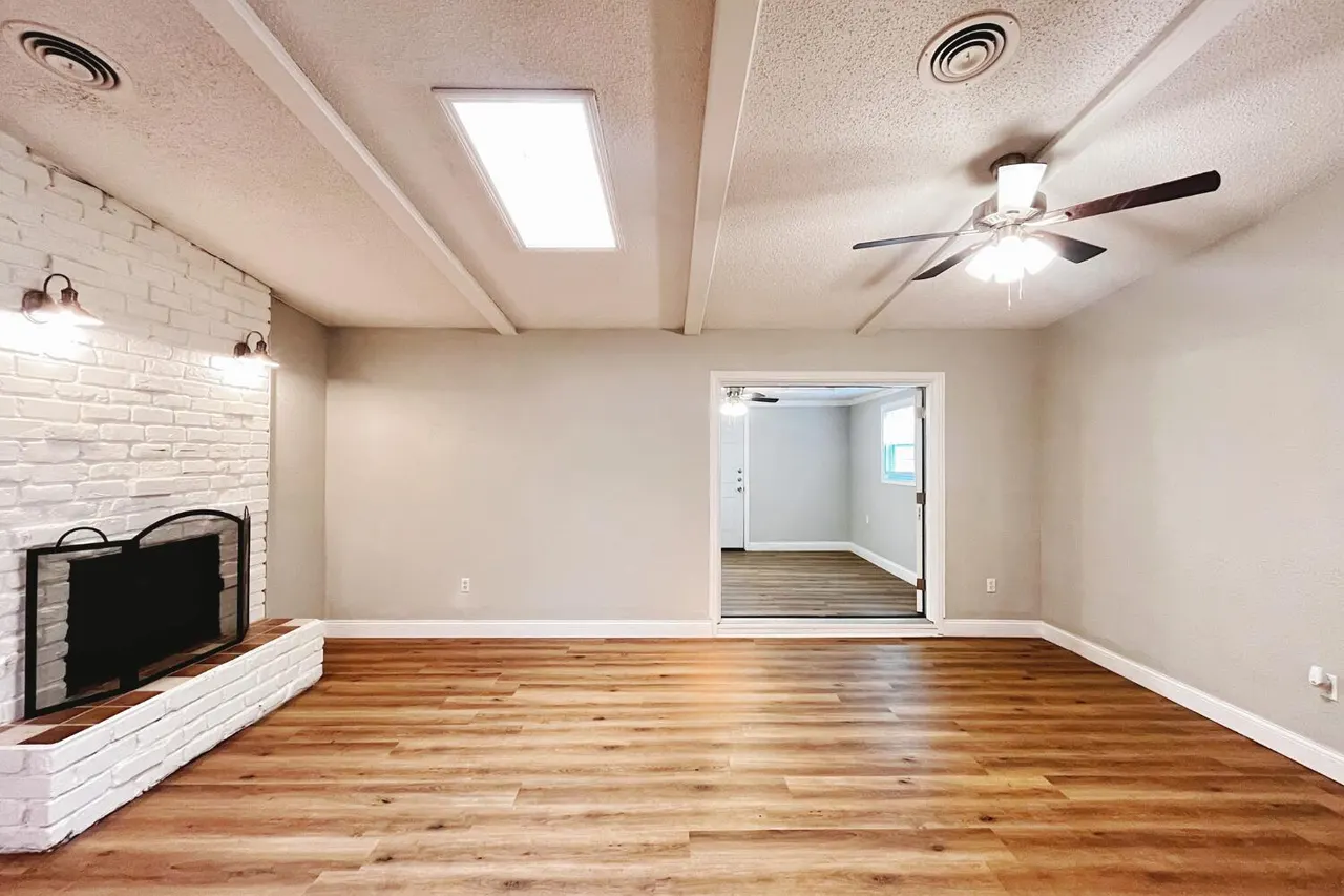 Photo 6 — 5406 49th Street, Lubbock, TX 79414