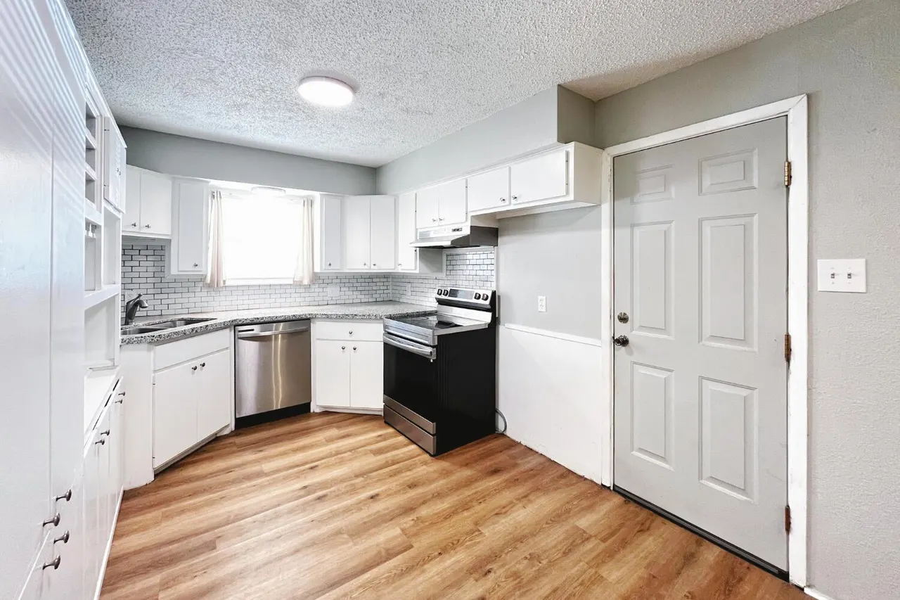 Photo 9 — 5406 49th Street, Lubbock, TX 79414