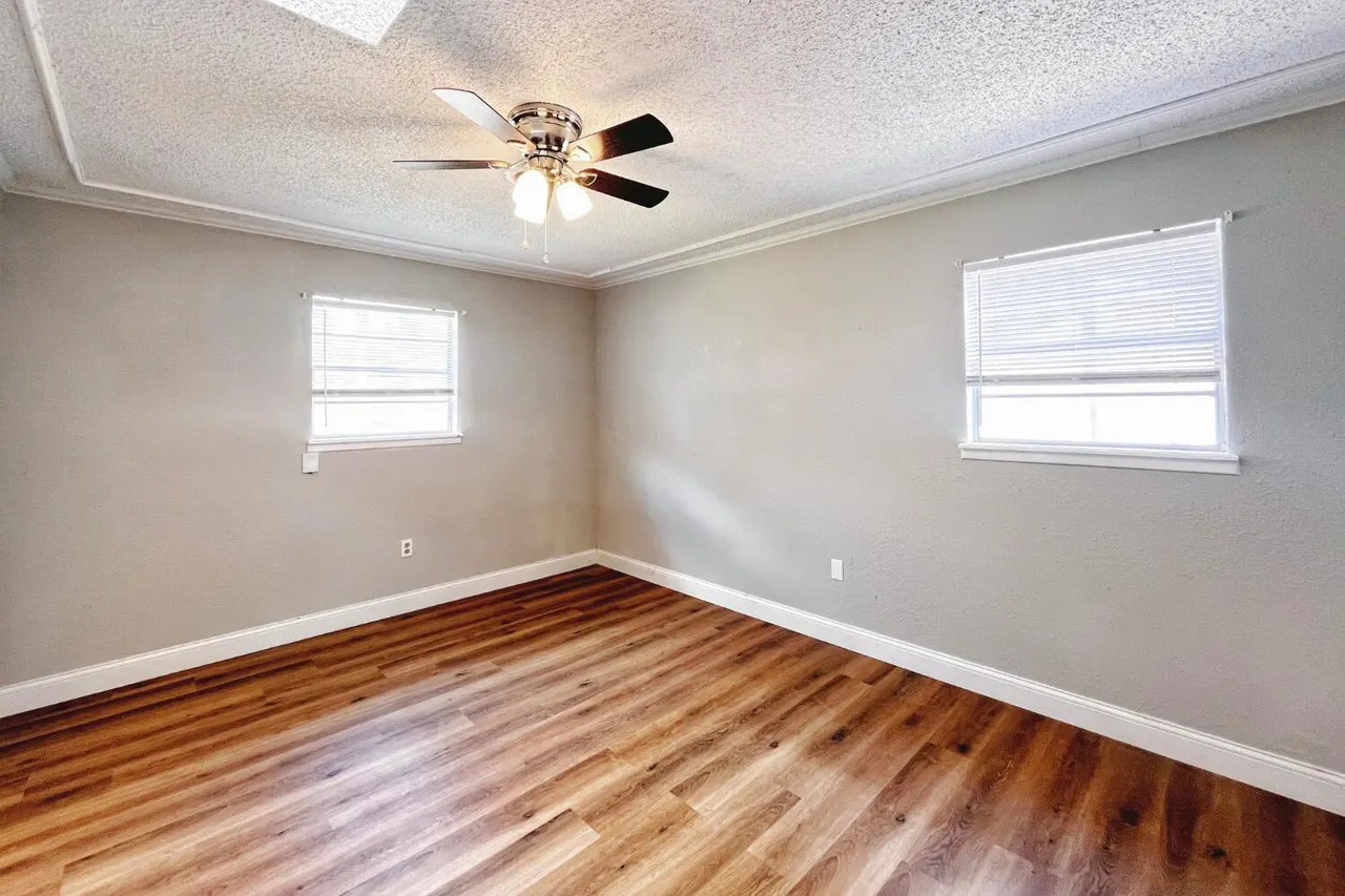 Photo 12 — 5406 49th Street, Lubbock, TX 79414