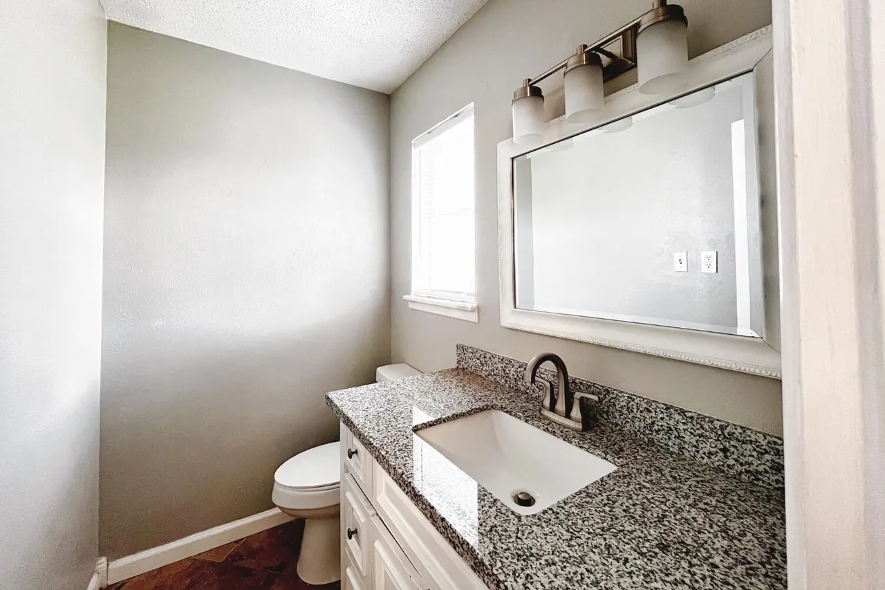 Photo 14 — 5406 49th Street, Lubbock, TX 79414
