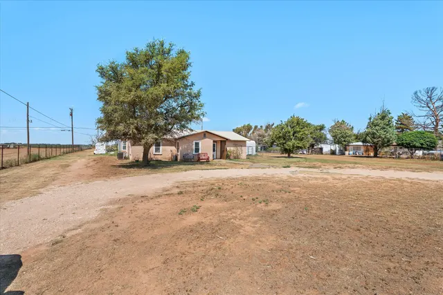 Photo 2 — 835 US Highway 385, Levelland, TX 79336