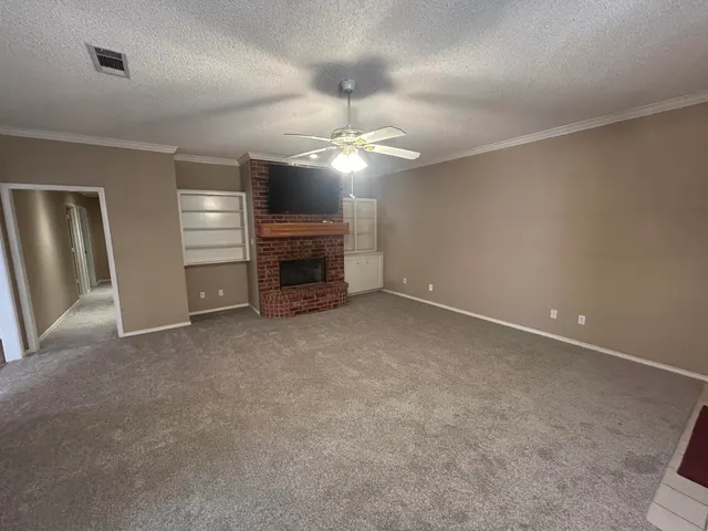 Photo 3 — 704 Hickory Street, Levelland, TX 79336