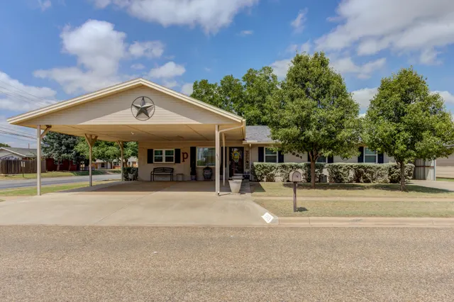 Photo 2 — 1241 W 13th Street, Littlefield, TX 79339