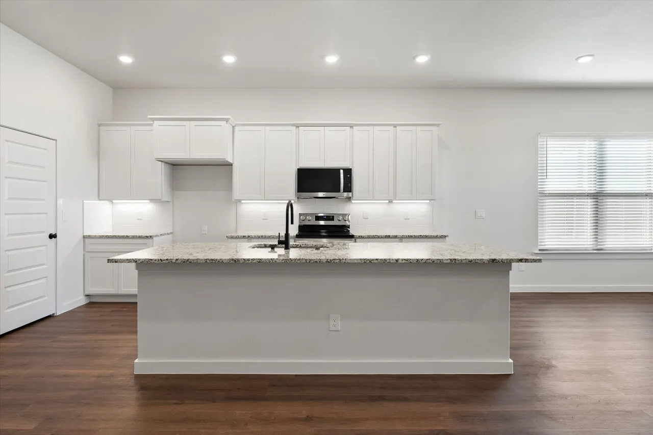 Photo 8 — 10702 Beaufort Avenue, Lubbock, TX 79424