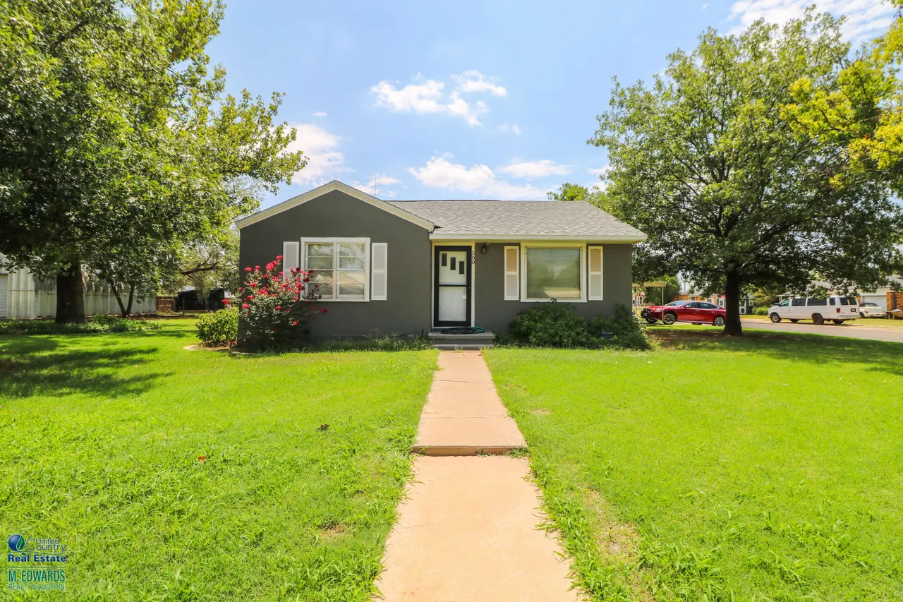 Front exterior — 500 E Hay Street, Sudan, TX 79371