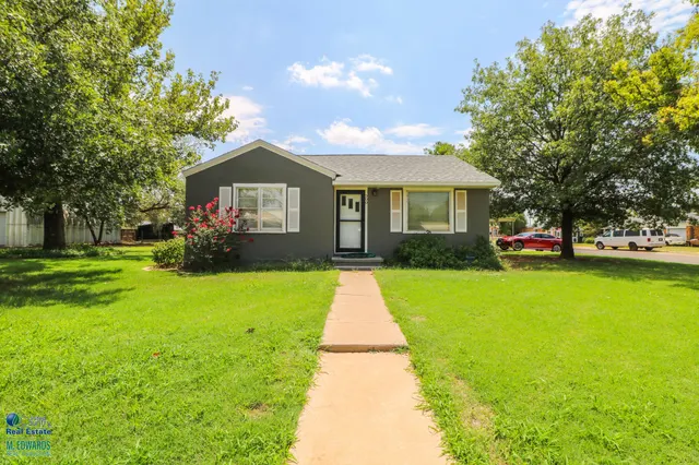 Front exterior — 500 E Hay Street, Sudan, TX 79371