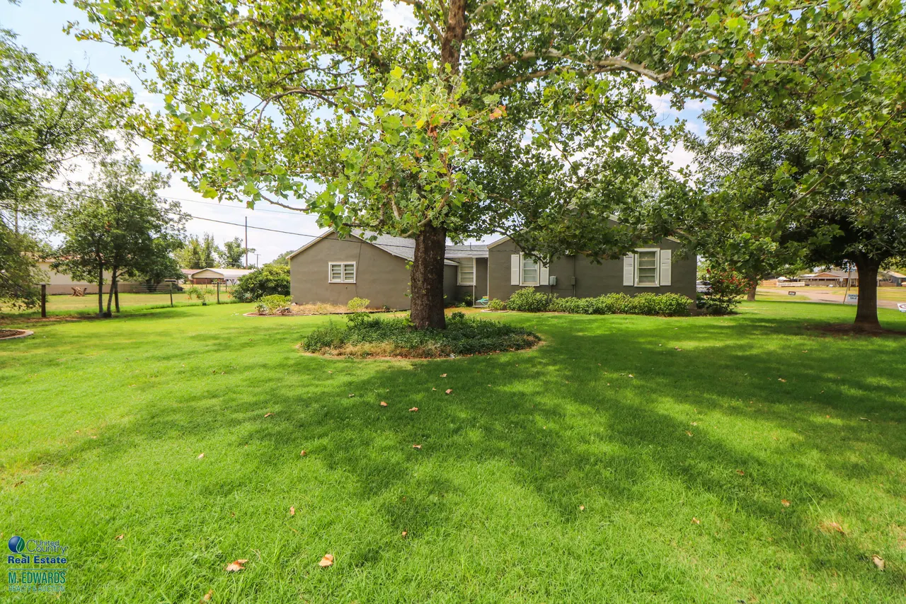 Photo 3 — 500 E Hay Street, Sudan, TX 79371