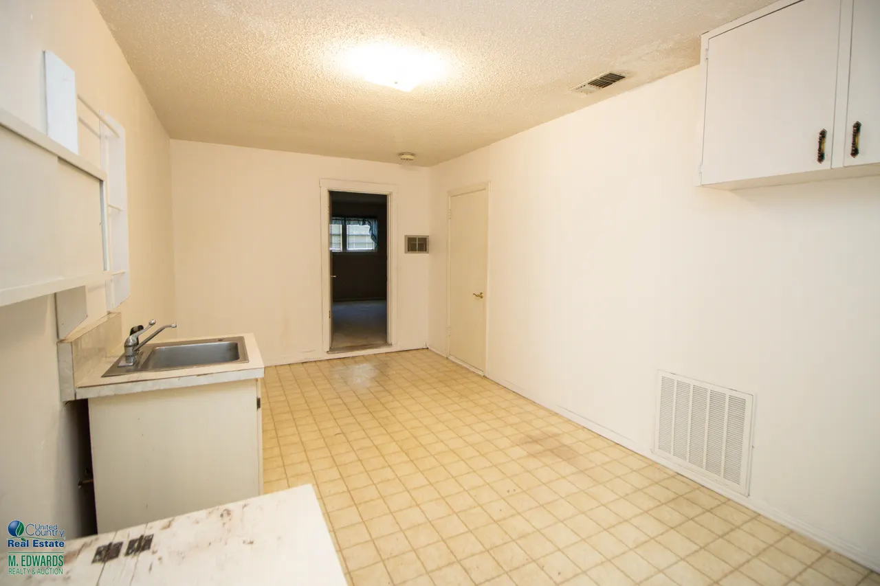 Photo 17 — 500 E Hay Street, Sudan, TX 79371