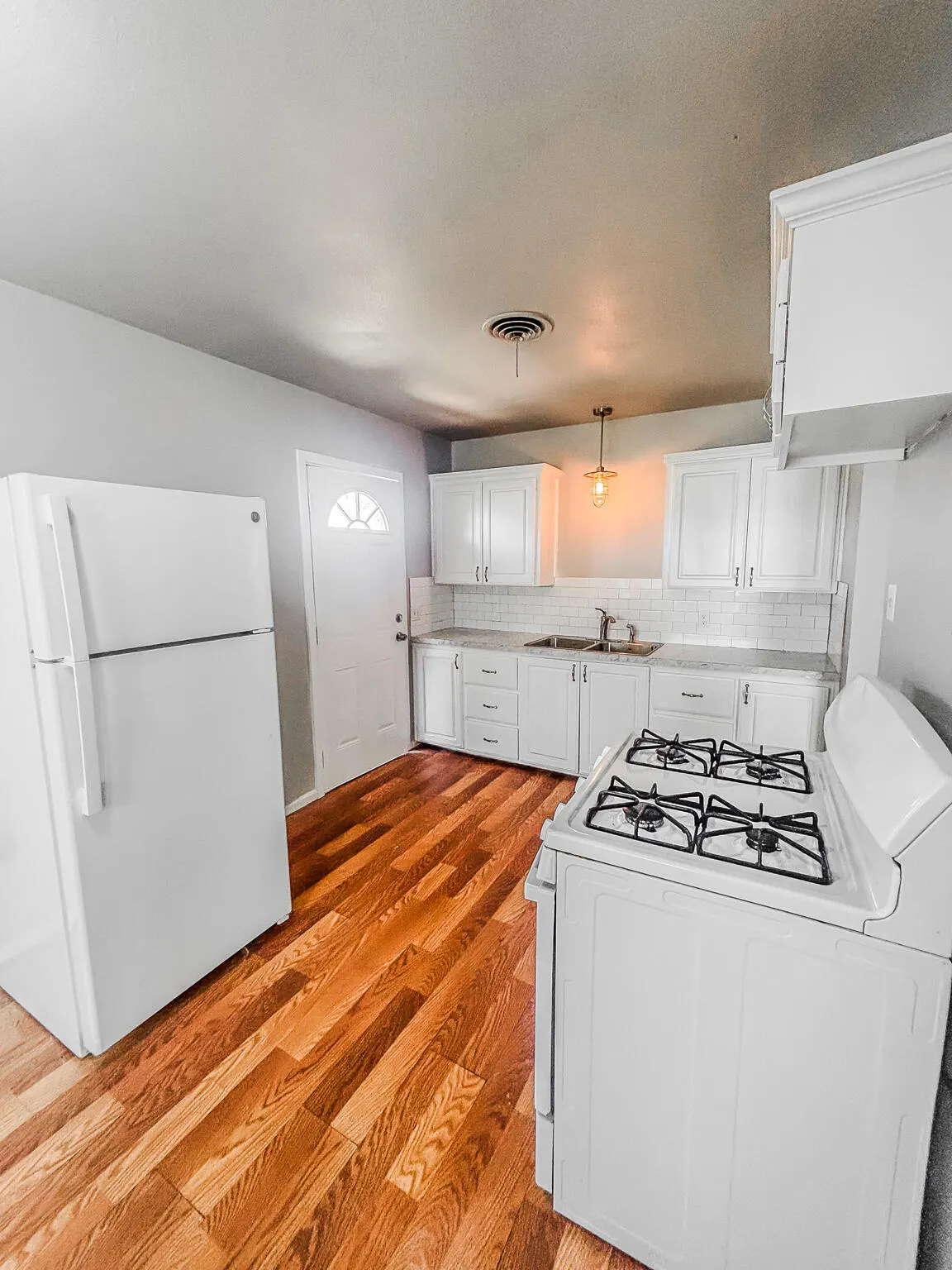 Photo 7 — 505 E 37th Street, Lubbock, TX 79404
