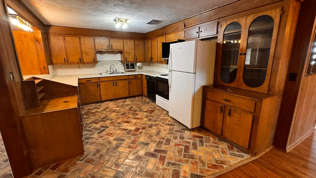 Photo 12 — 1604 Ennis Street, Plainview, TX 79072