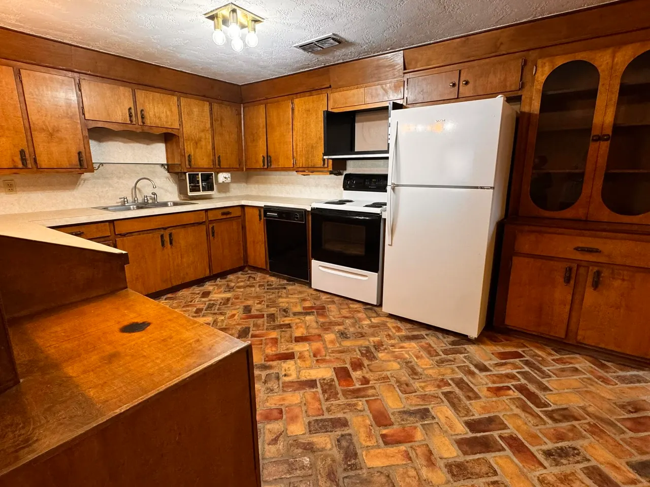 Photo 11 — 1604 Ennis Street, Plainview, TX 79072