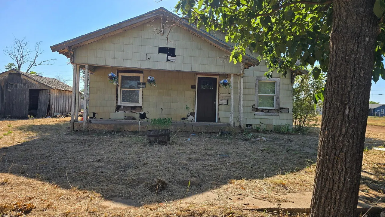 Front exterior — 404 S Crosby Street, Crosbyton, TX 79322