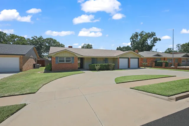 Photo 2 — 1611 55th Street, Lubbock, TX 79412