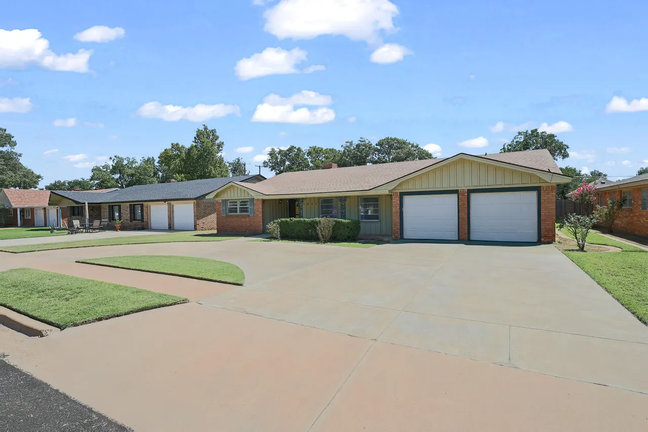 Photo 3 — 1611 55th Street, Lubbock, TX 79412