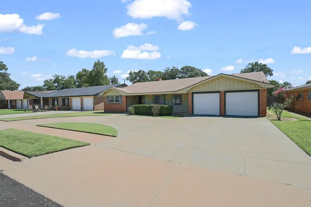 Photo 3 — 1611 55th Street, Lubbock, TX 79412