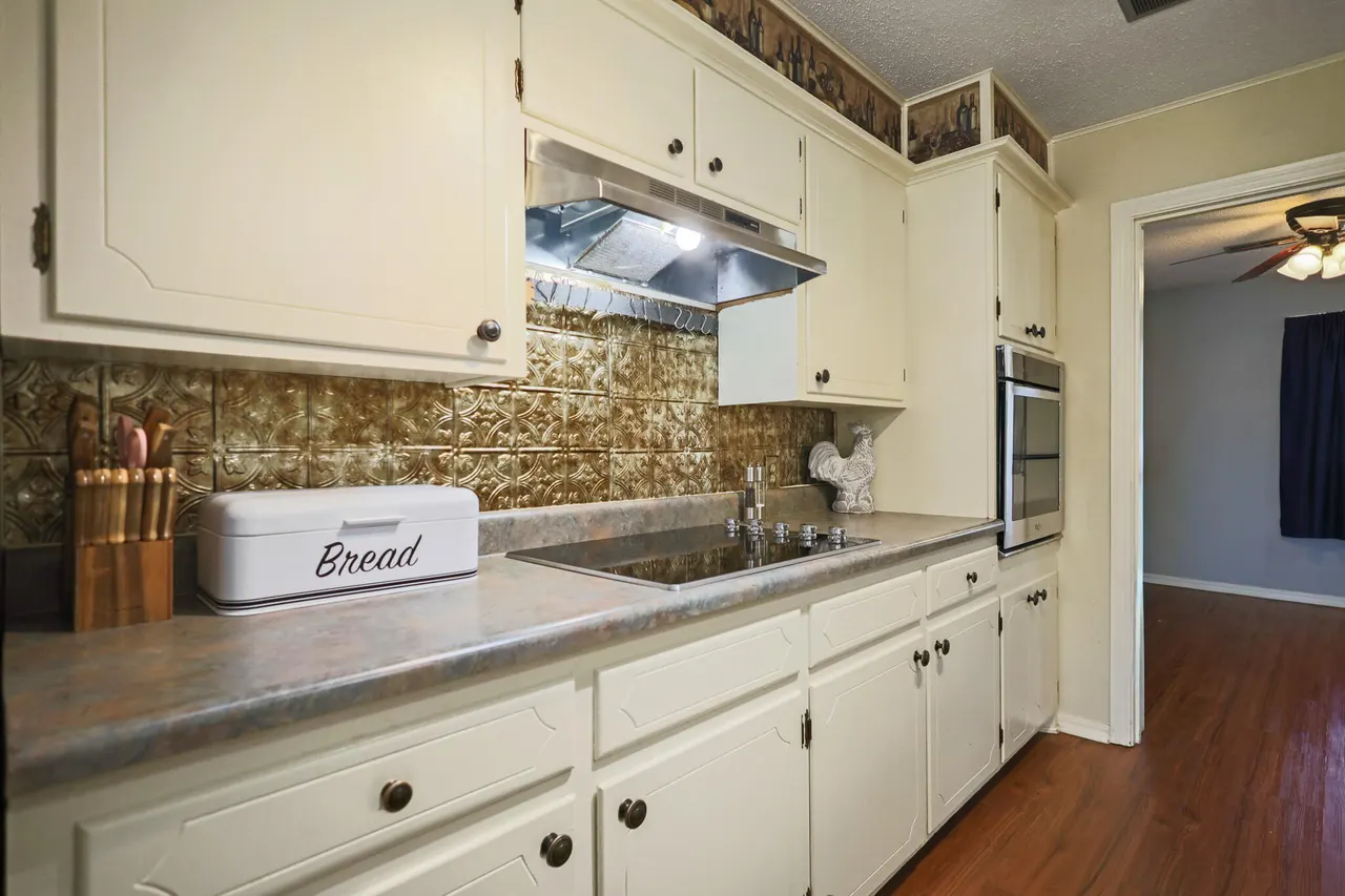 Photo 12 — 1611 55th Street, Lubbock, TX 79412