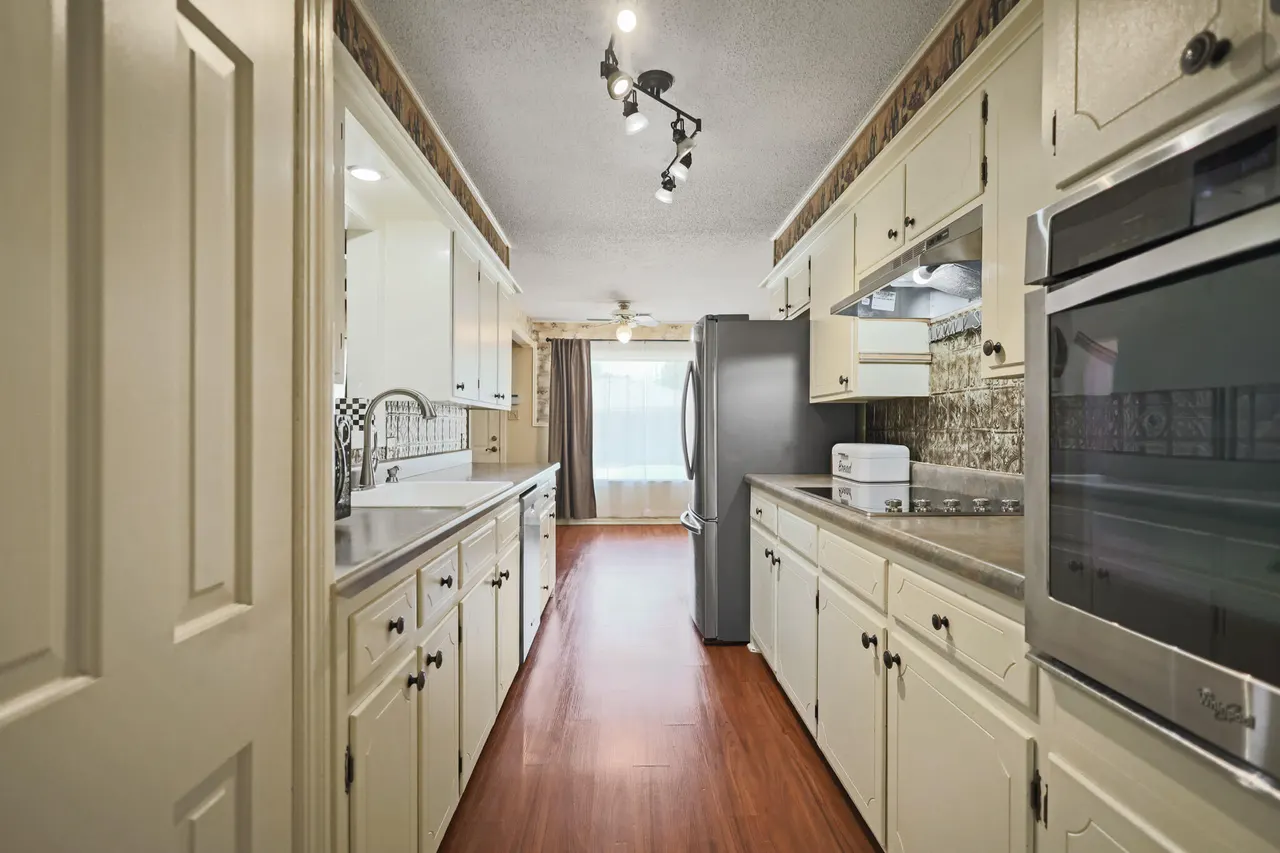 Photo 14 — 1611 55th Street, Lubbock, TX 79412