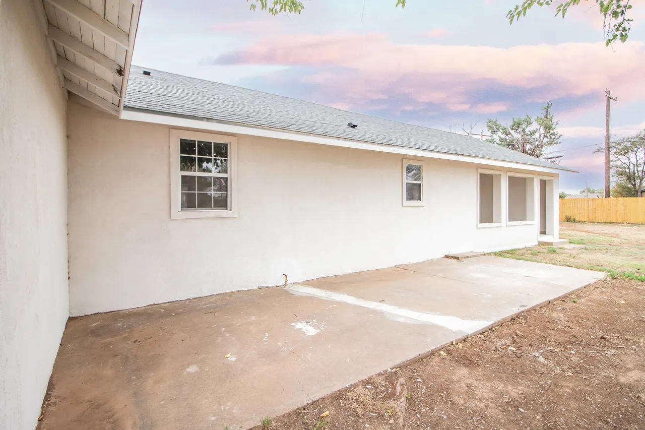 Photo 23 — 128 W Crockett Street, Floydada, TX 79235