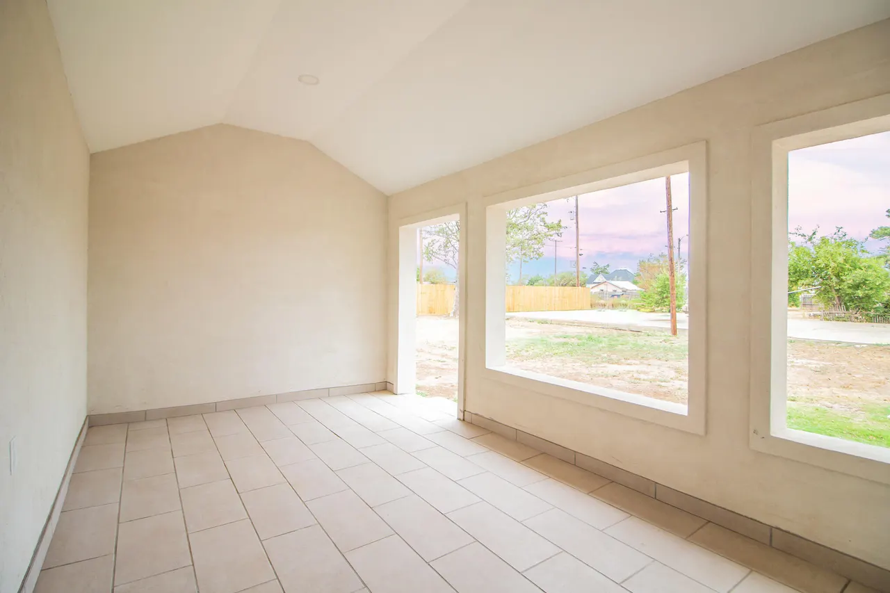 Photo 21 — 128 W Crockett Street, Floydada, TX 79235